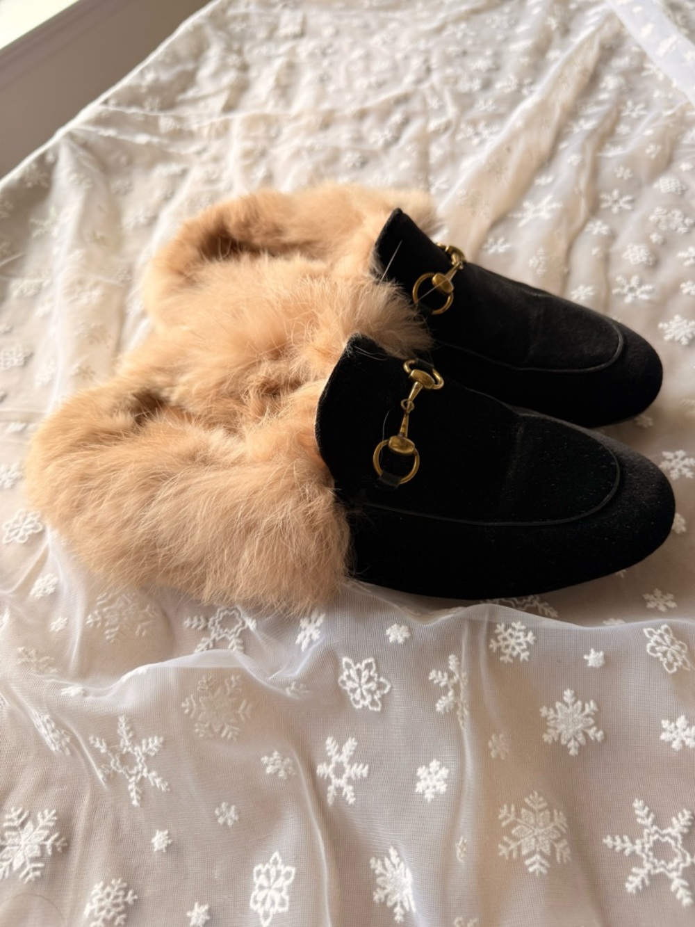 Black Velvet Horsebit Mule Slippers Faux Fur Lined Cozy Chic Loafers Size 6/7